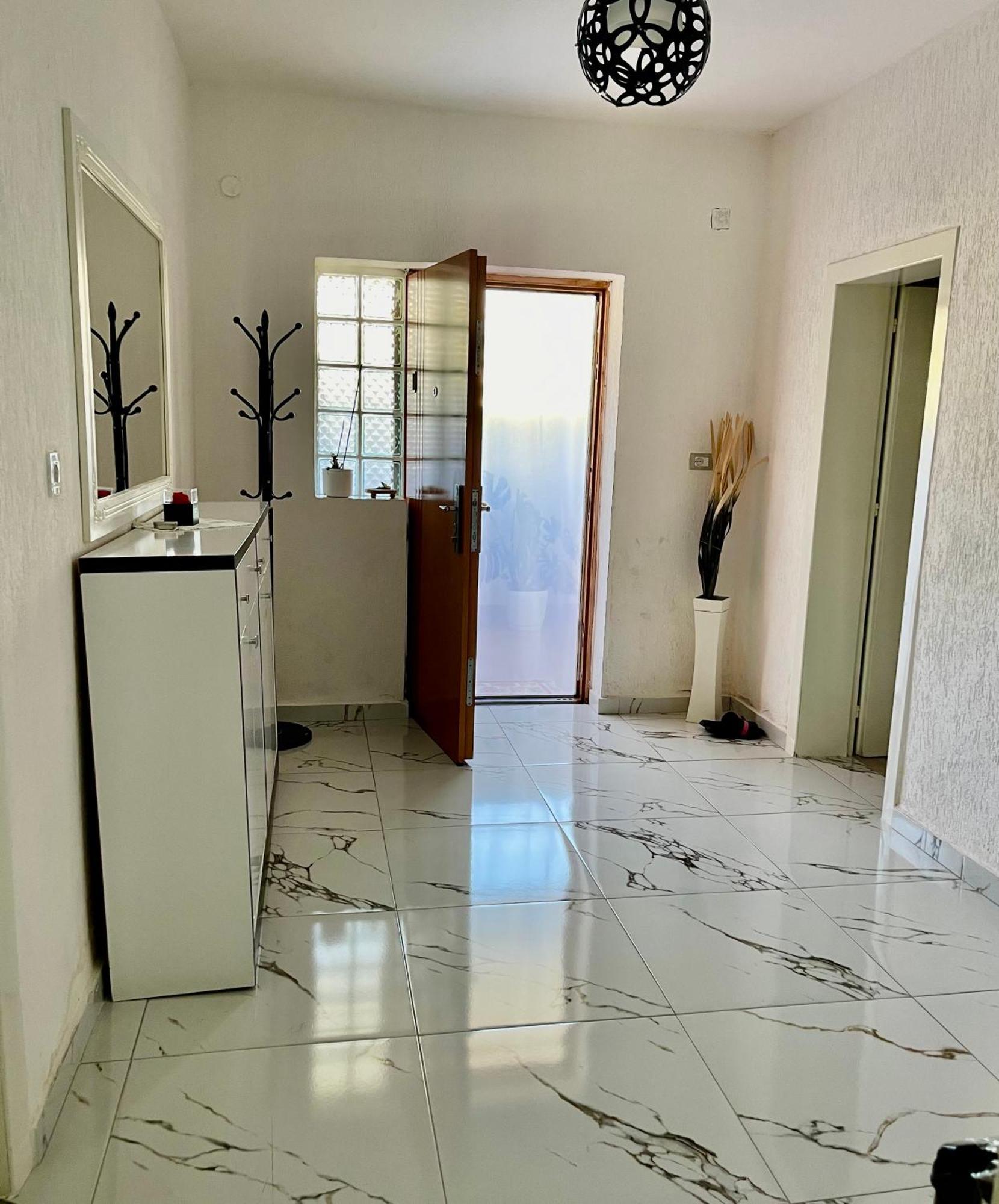 Guest House Dea Vlore Exterior photo