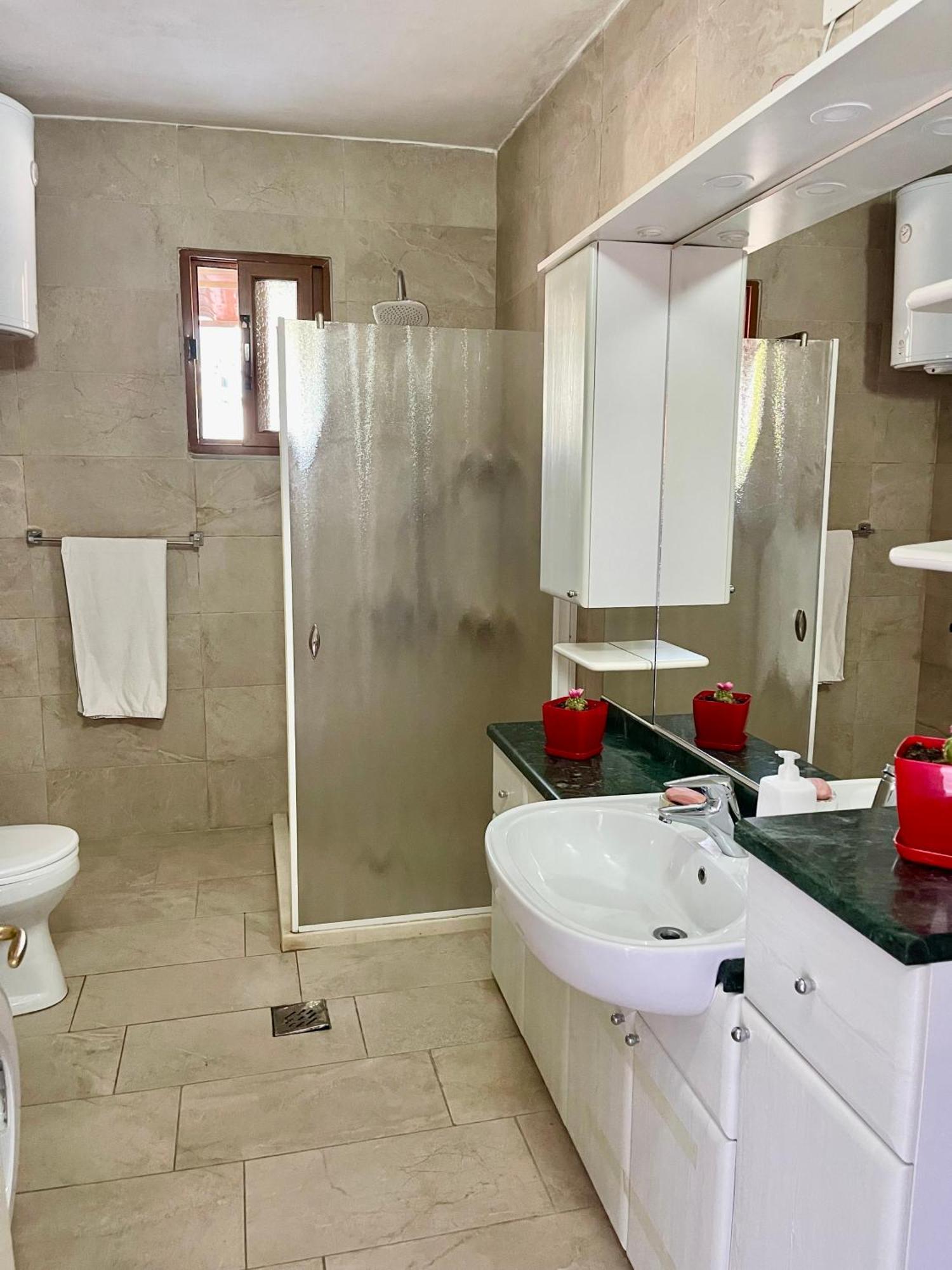 Guest House Dea Vlore Exterior photo