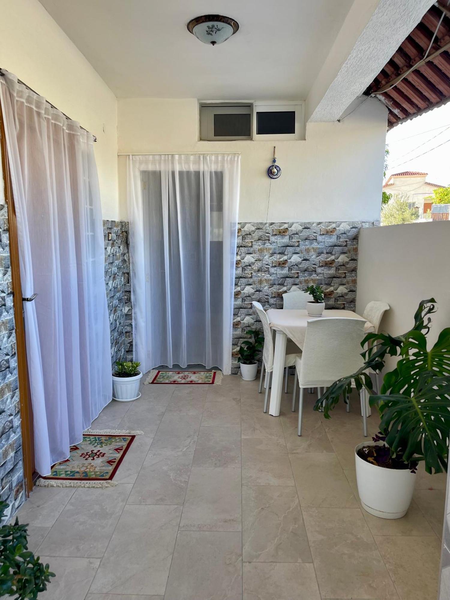 Guest House Dea Vlore Exterior photo