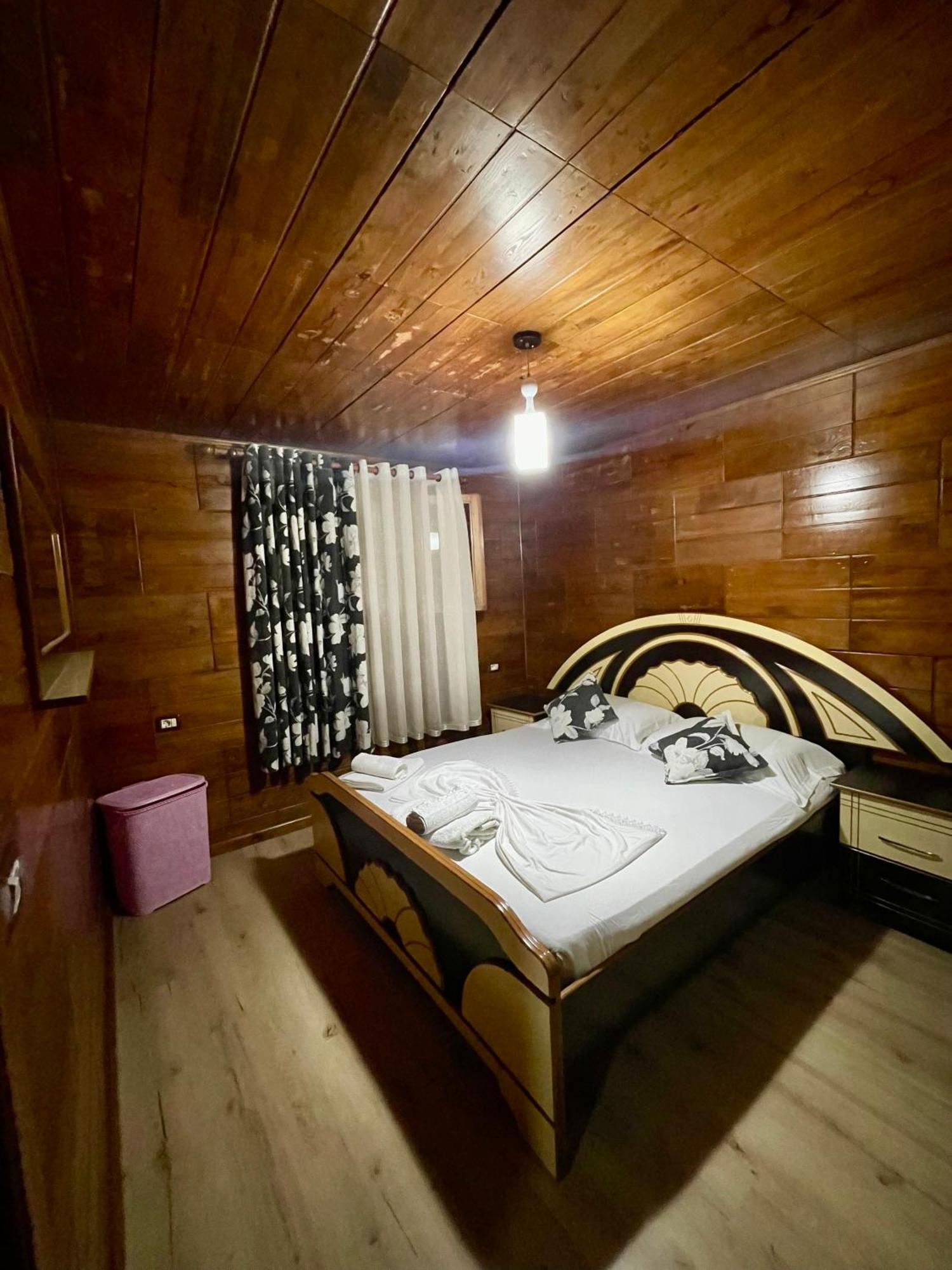 Guest House Dea Vlore Exterior photo