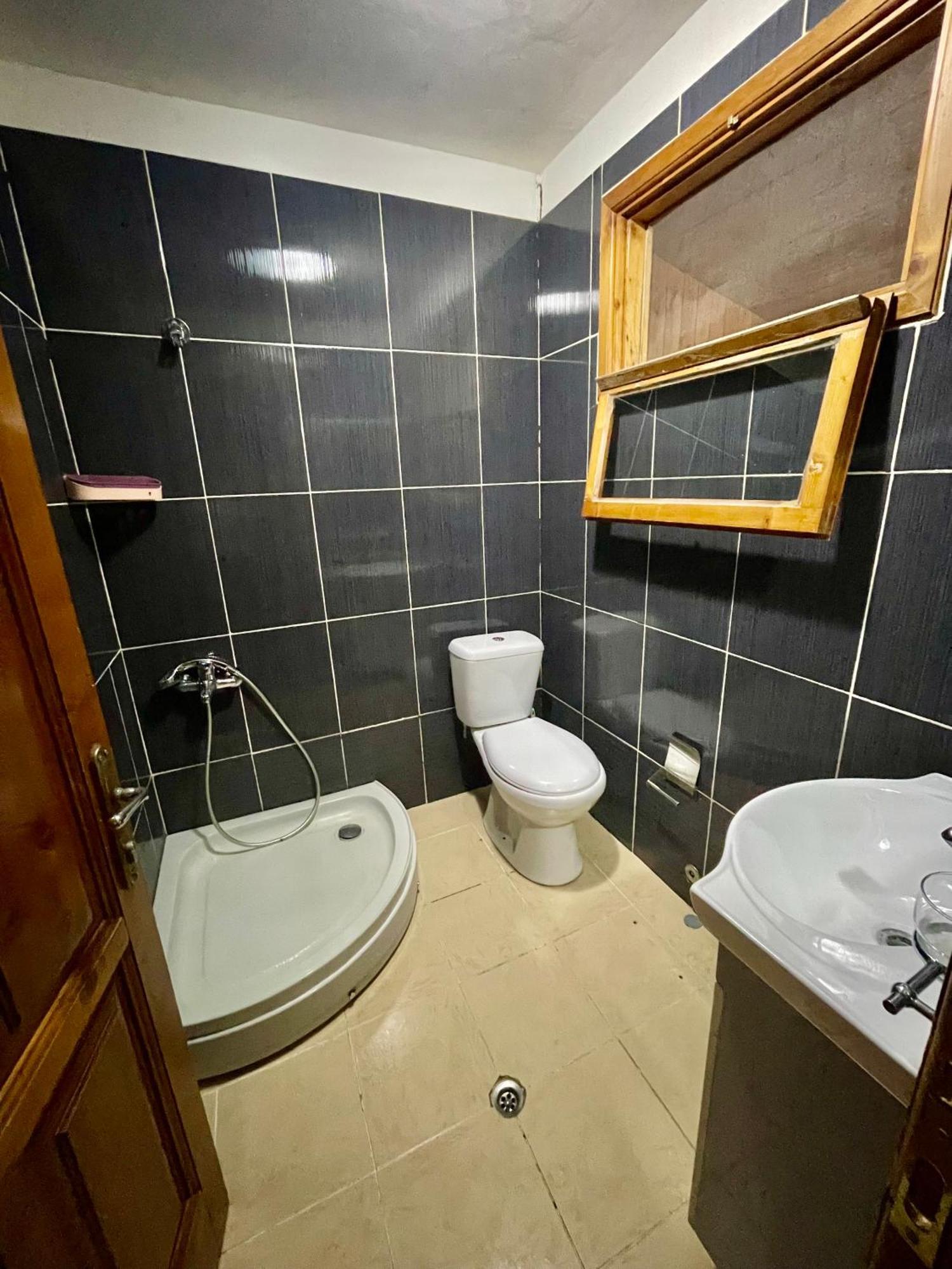Guest House Dea Vlore Exterior photo